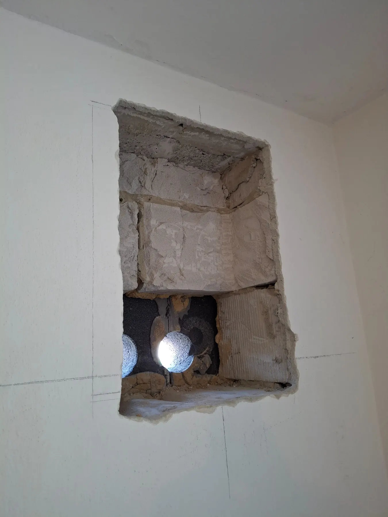 Připravený stavební otvor pro zapuštěnou montáž Meltem